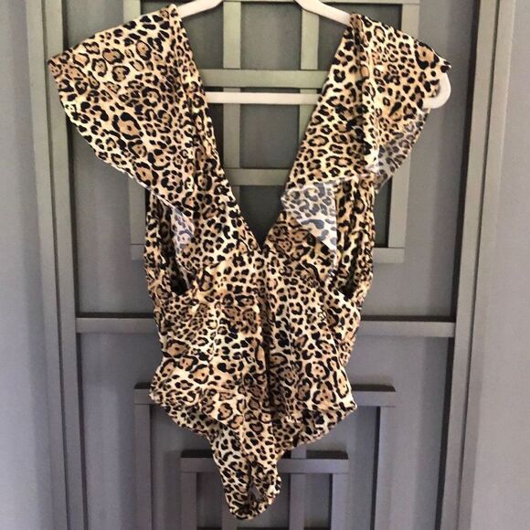Rio de sol One piece low-cut leopard ruffle Brazilian one piece. Swimsuit size - Picture 2 of 4
